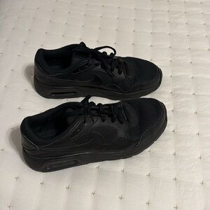 Nike Mens Black Athletic Running Shoes Size 10 All Black Great work shoe